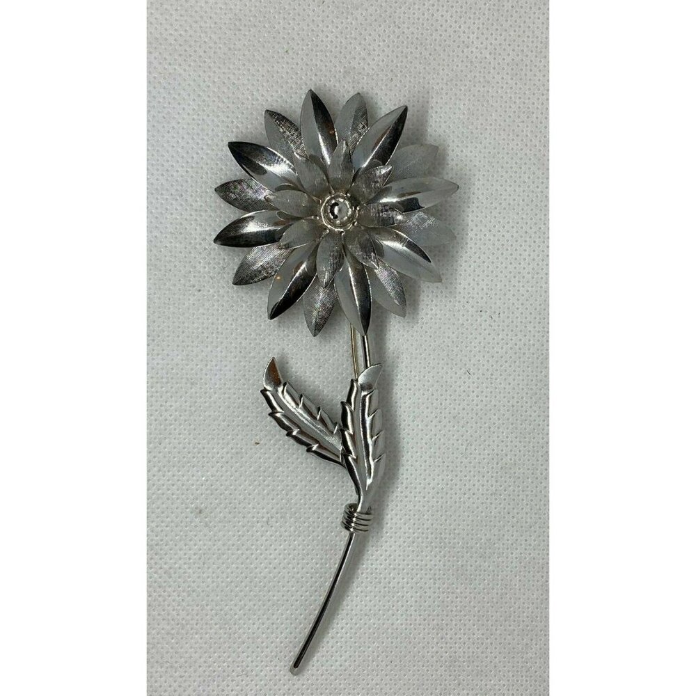 Vintage MCM Silver‑Tone Daisy Brooch – Long Stem, Etched Petals
